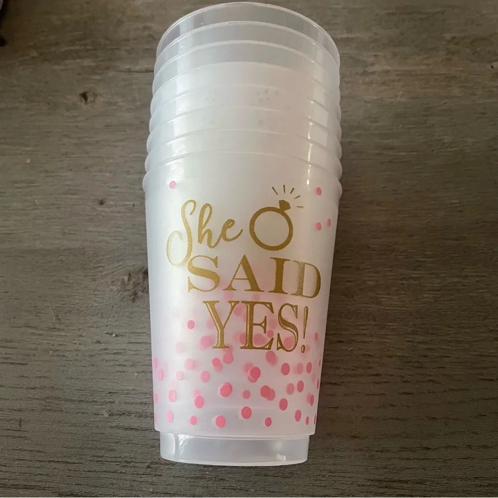 NWOT Set of 8 Gold and Pink Bachelorette Party Cups